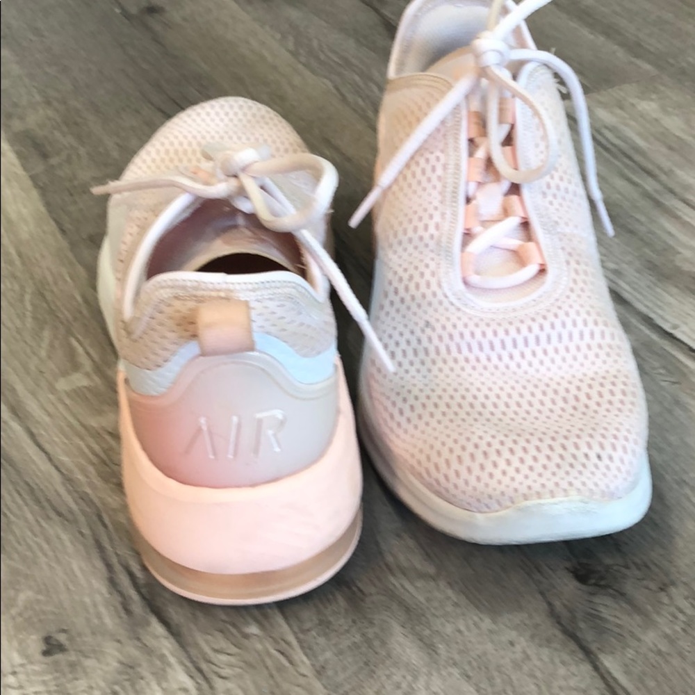 Nike Air Tennis Shoe